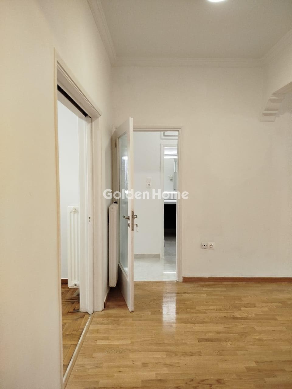 Apartment in Platia Attikis, Attiki — Photo 1 of 16
