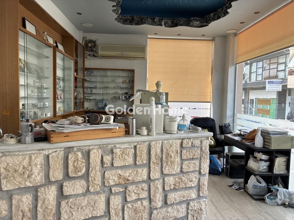 Retail Store in Eleftheroupoli, Nea Ionia — Photo 1 of 40