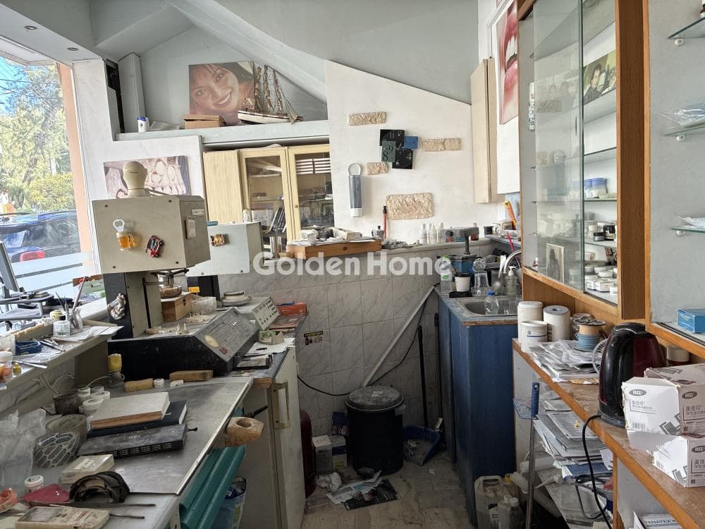 Retail Store in Eleftheroupoli, Nea Ionia — Photo 15 of 40