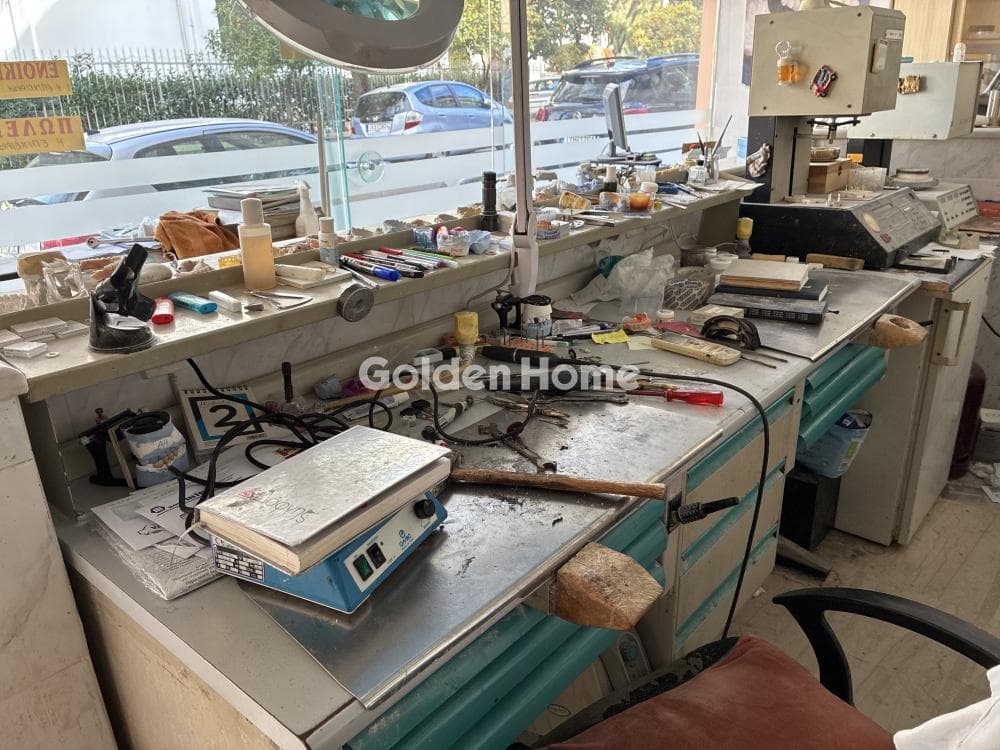 Retail Store in Eleftheroupoli, Nea Ionia — Photo 16 of 40