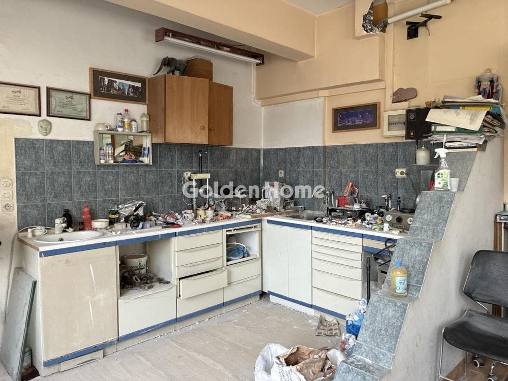 Retail Store in Eleftheroupoli, Nea Ionia — Photo 23 of 40