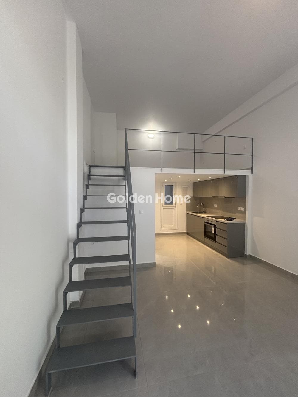 Apartment in Ethnikis Antistaseos, Agios Dimitrios — Photo 1 of 11
