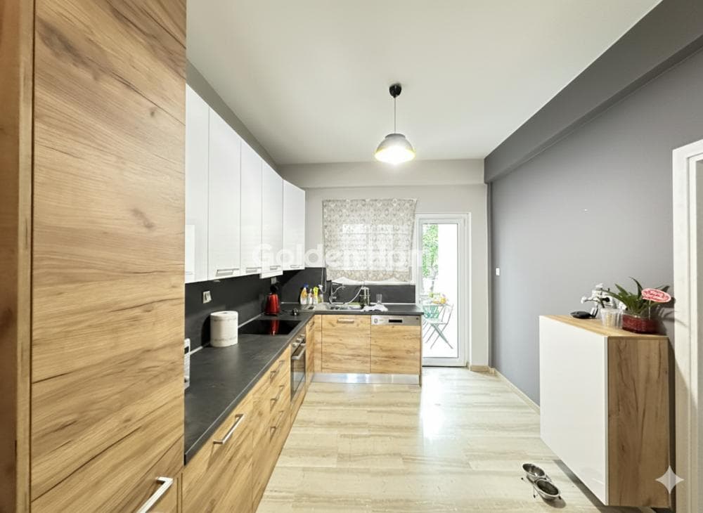 Apartment in Center, Petroupoli — Photo 1 of 11