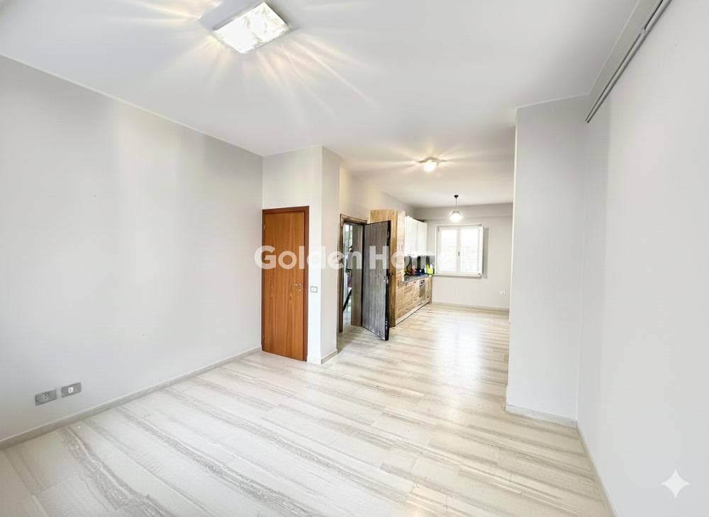 Apartment in Center, Petroupoli — Photo 2 of 11