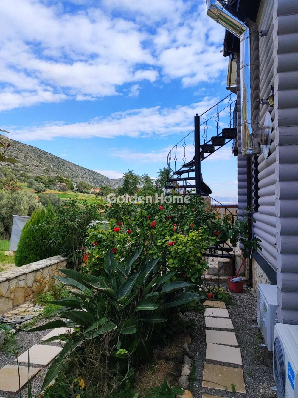 House in Giala, Salamina — Photo 44 of 100