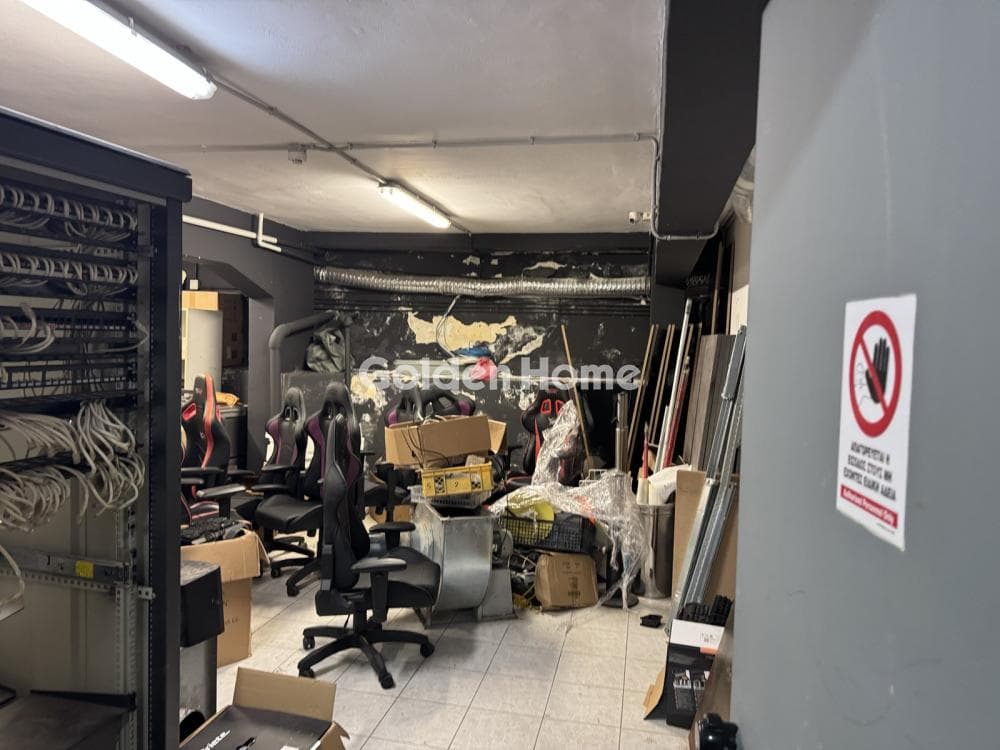 Retail Store in Stavros, Piraeus — Photo 7 of 12