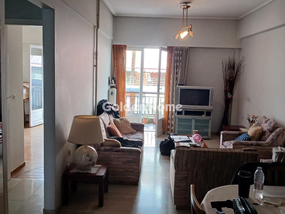 Apartment in Platia Kipselis, Kipseli — Photo 1 of 18