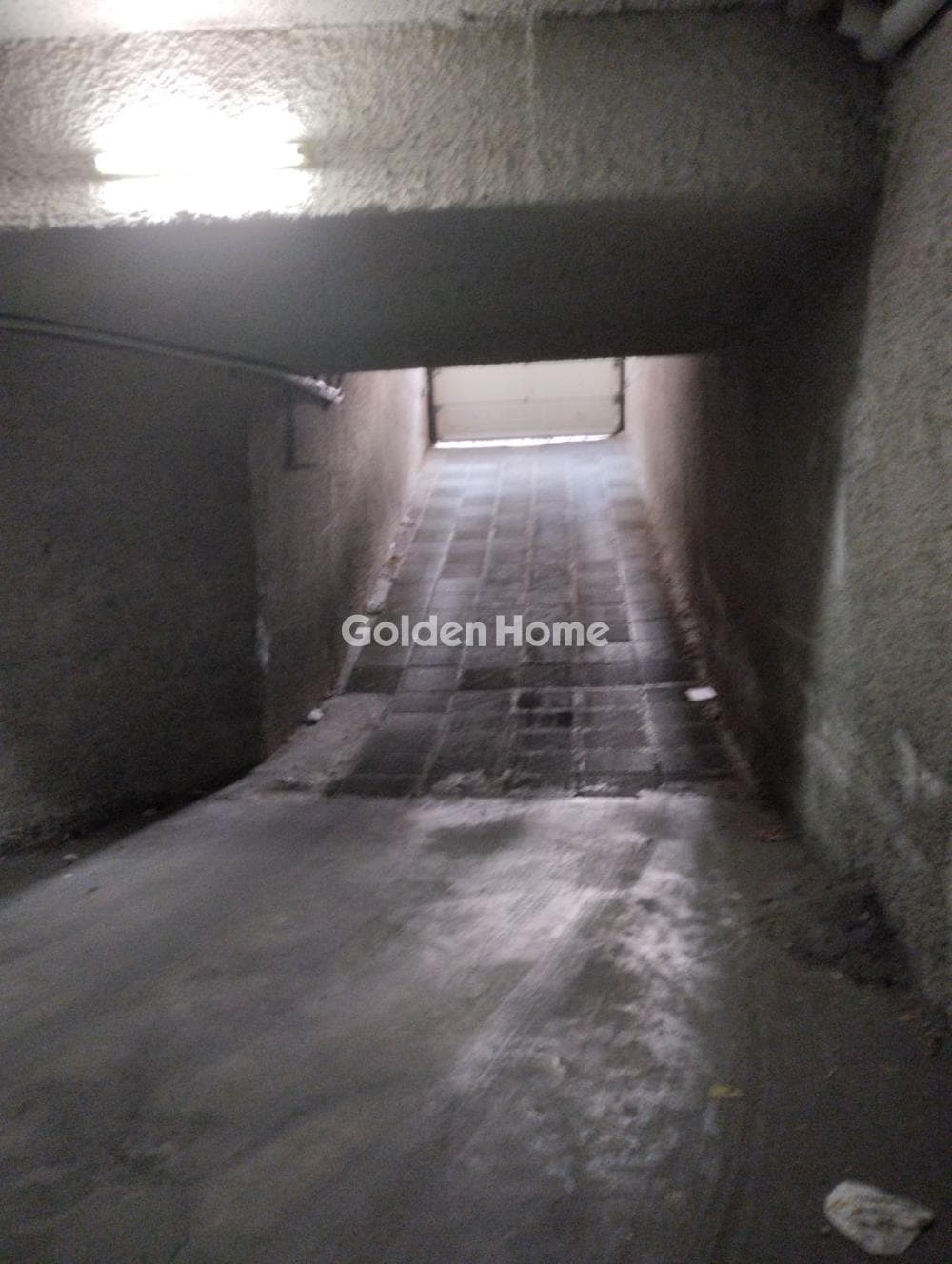 Parking Space in Neo Terma, Marousi — Photo 1 of 2