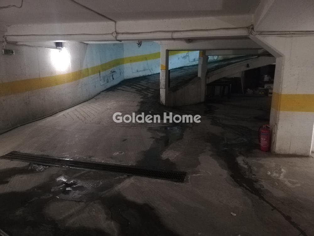 Χώρος Στάθμευσης στην Αμπελάκια, Άλιμος — Φωτογραφία 5 από 12