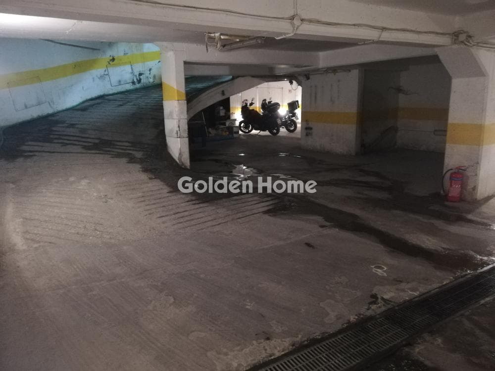 Χώρος Στάθμευσης στην Αμπελάκια, Άλιμος — Φωτογραφία 6 από 12