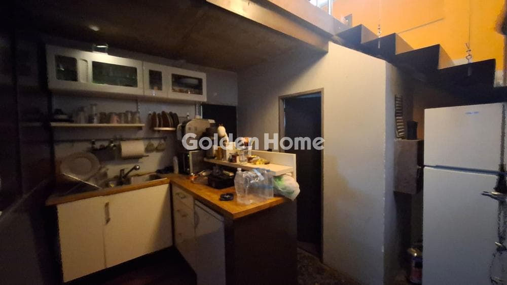 Retail Store in Lofos Kokkou, Galatsi — Photo 14 of 29