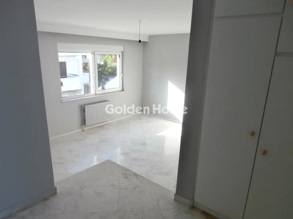 House in Center, Panorama — Photo 8 of 24