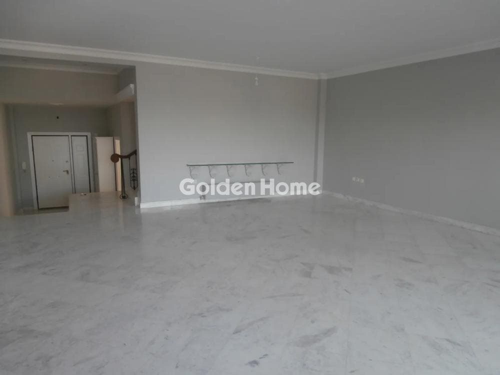 House in Center, Panorama — Photo 6 of 24