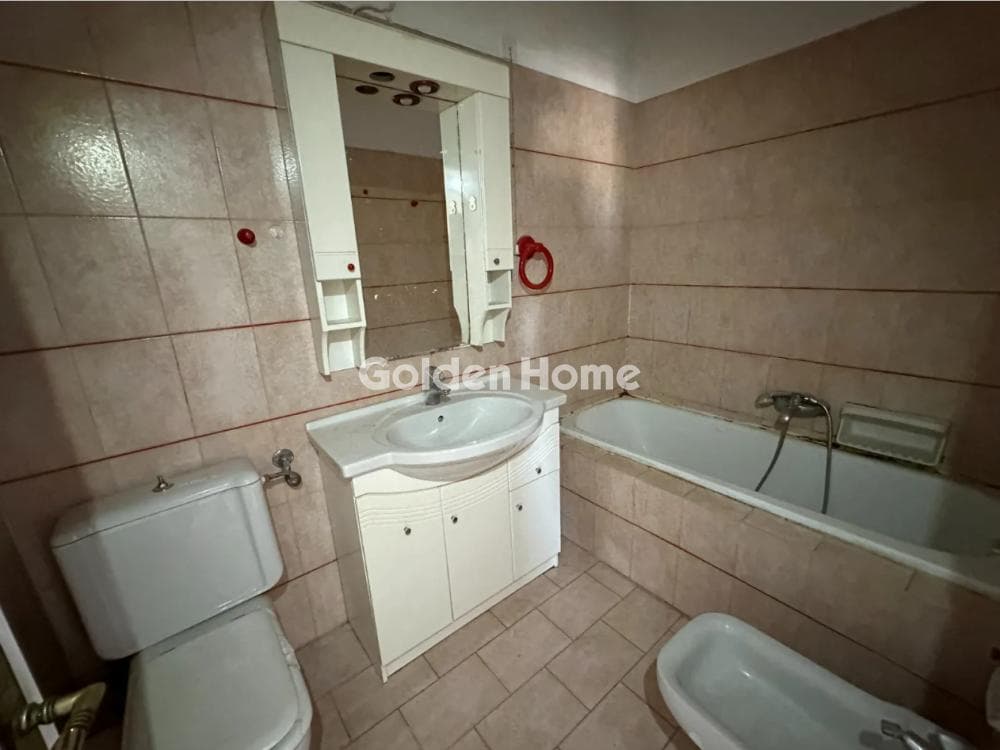 Apartment in Center, Nea Chalkidona — Photo 10 of 18