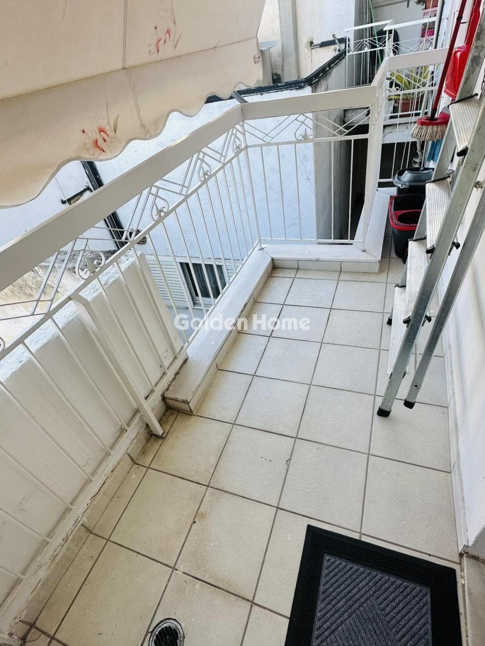 Apartment in Agios Ioannis Chrisostomos, Nikaia — Photo 11 of 12