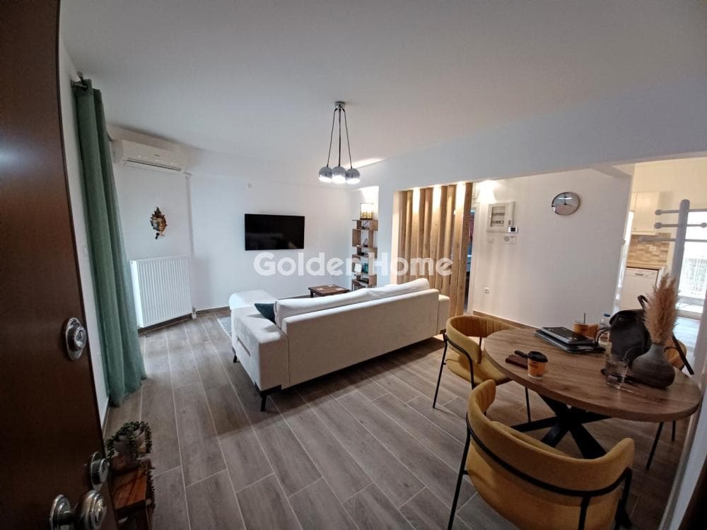 Apartment in Center, Vouliagmeni — Photo 3 of 19