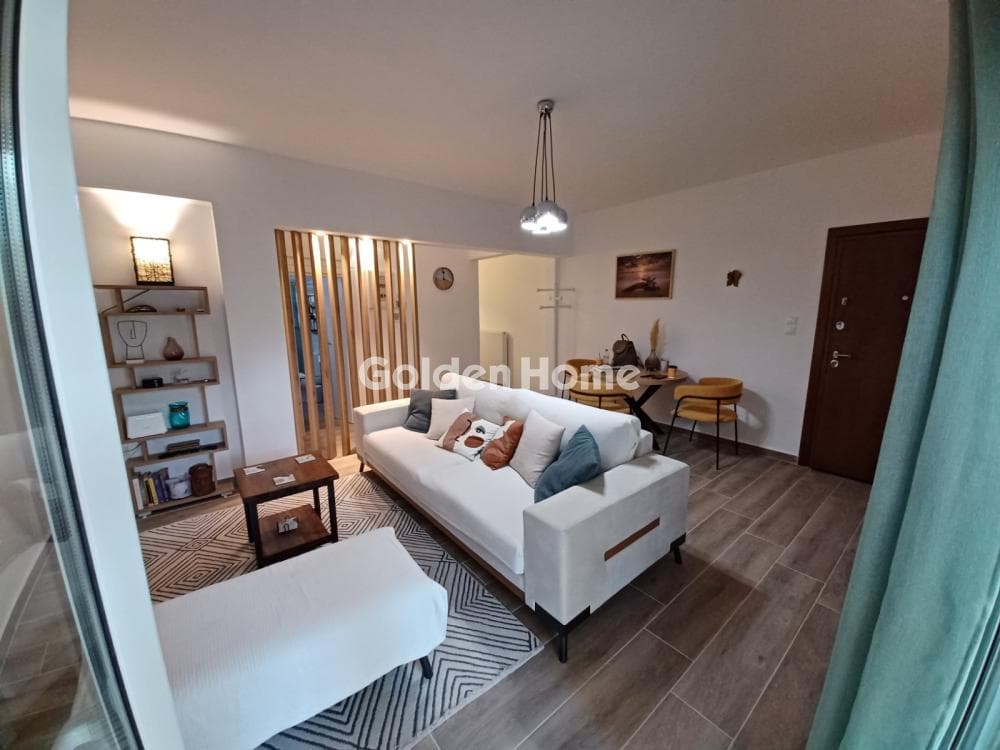 Apartment in Center, Vouliagmeni — Photo 2 of 19