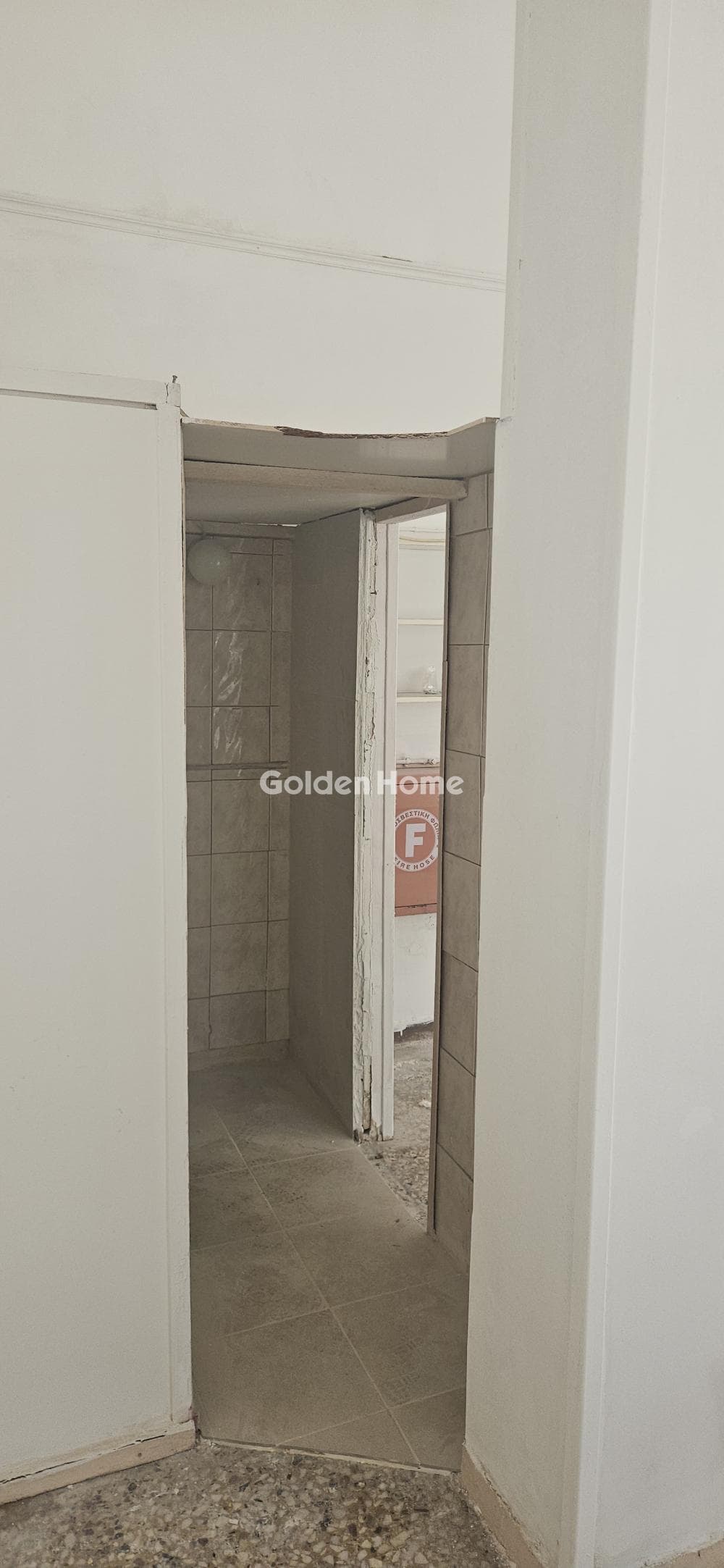 Retail Store in Aspra Chomata, Nikaia — Photo 7 of 8