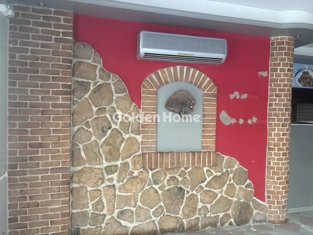 Retail Store in Palaia Kokkinia, Piraeus — Photo 2 of 16