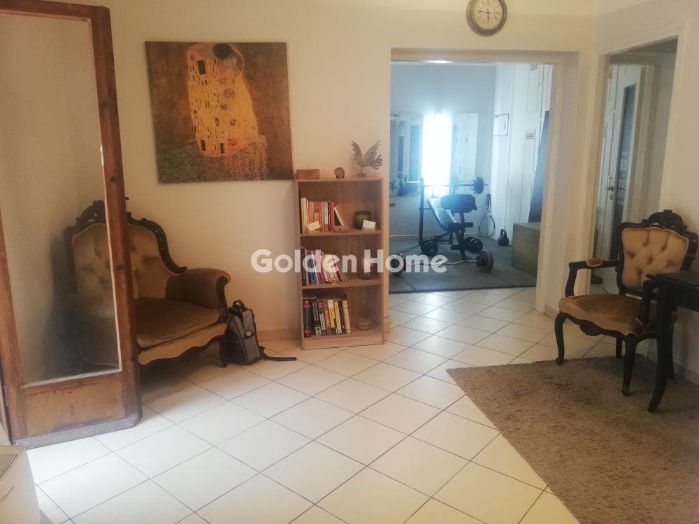 Apartment in Politechnioupoli, Zografou — Photo 1 of 18