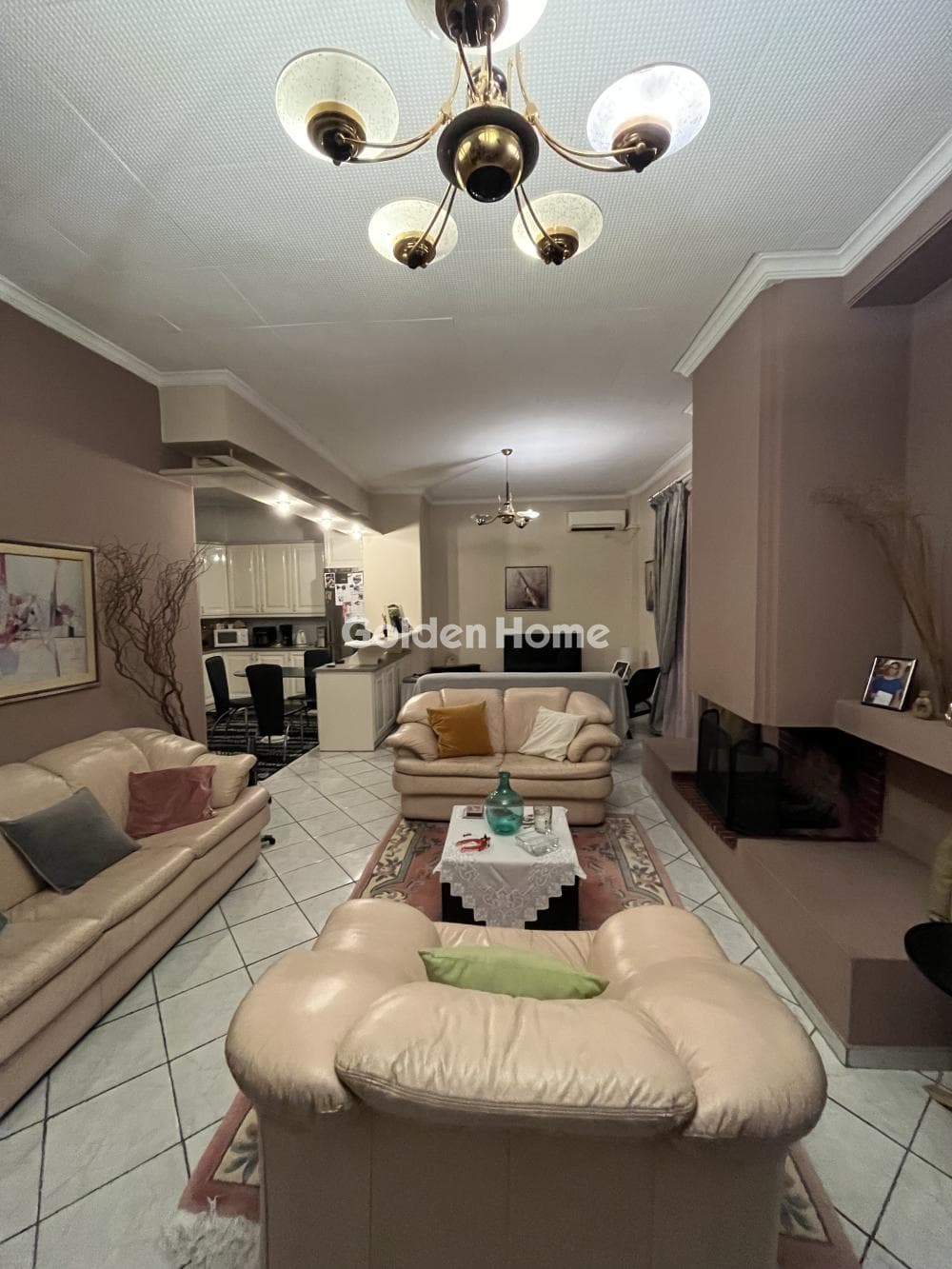 Apartment in Center, Neos Kosmos — Photo 2 of 11