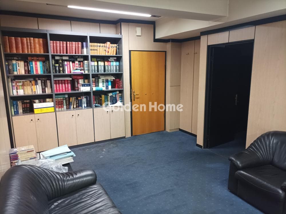 Office in Platia Koumoundourou, Kentro — Photo 1 of 10