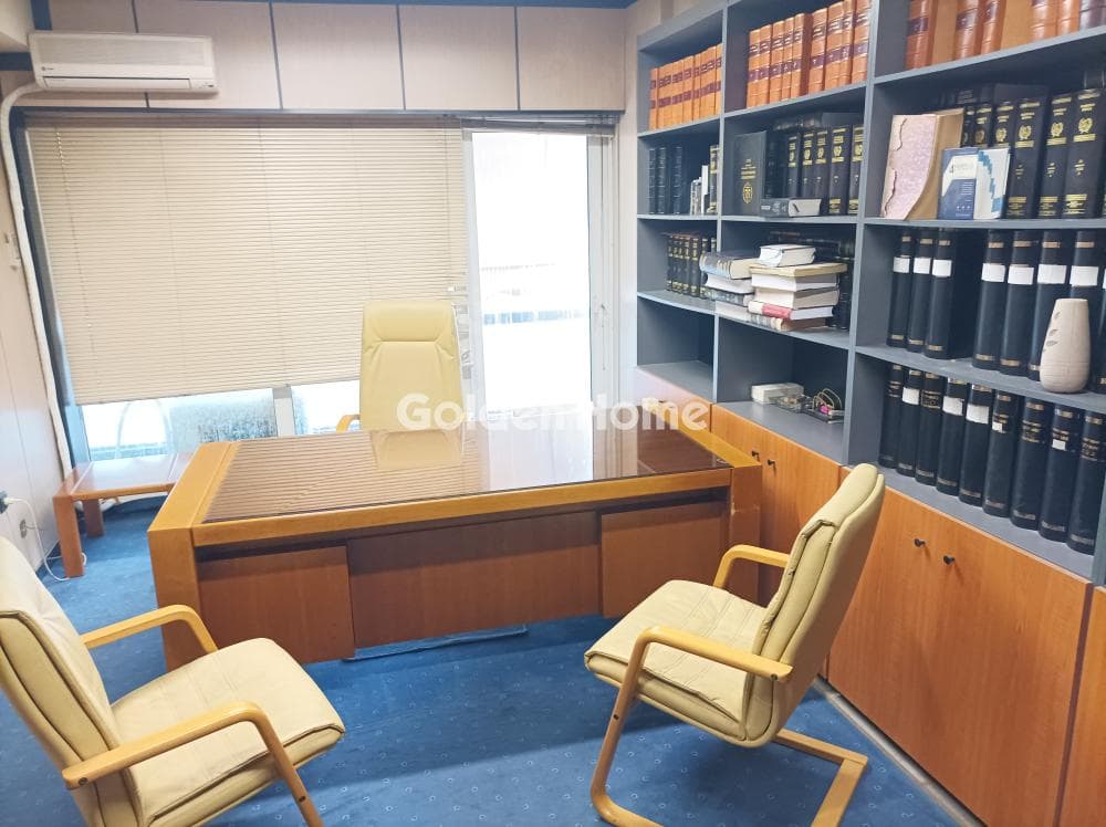 Office in Platia Koumoundourou, Kentro — Photo 4 of 10