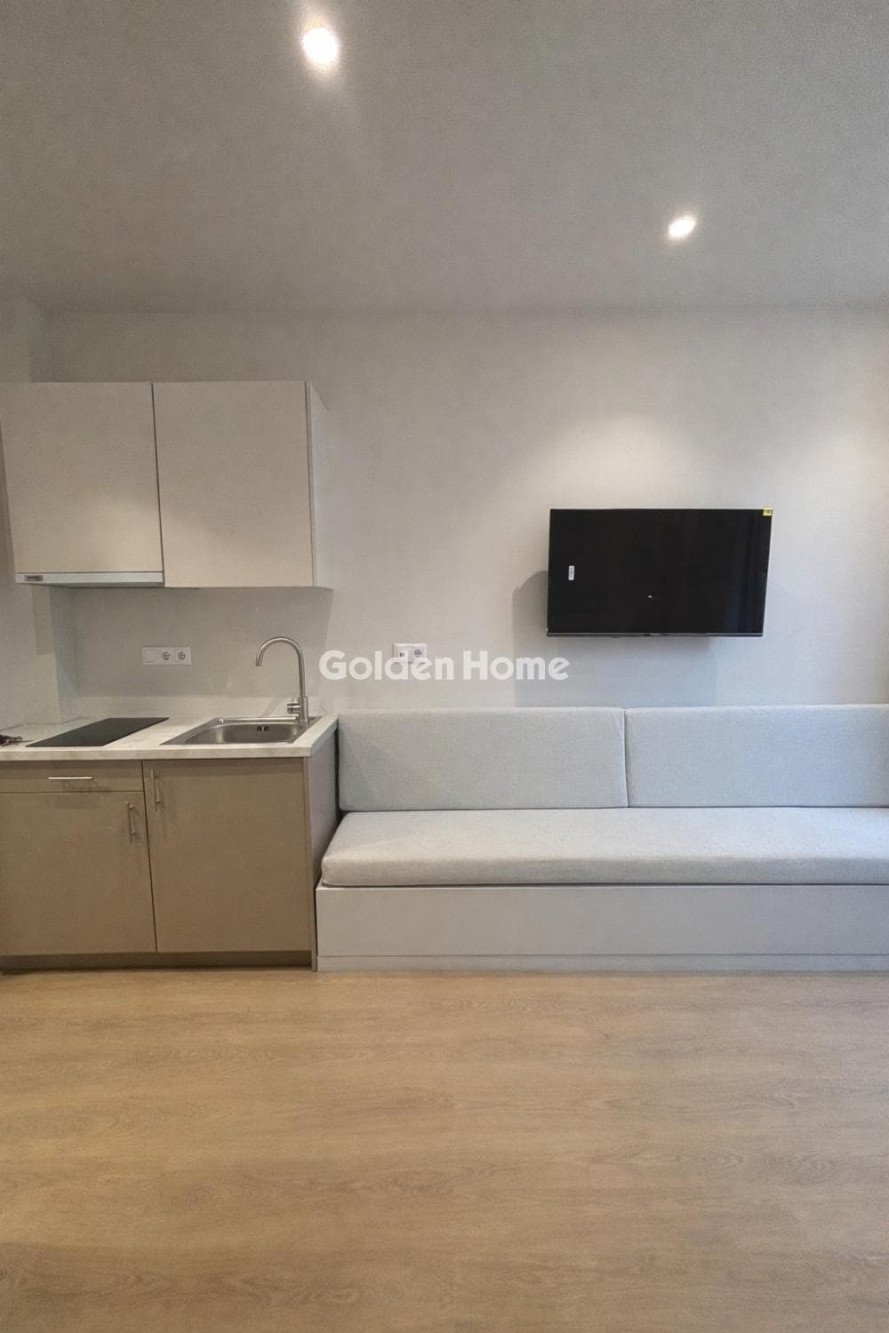Apartment in Platia Kanigos, Exarchia - Neapoli — Photo 1 of 6