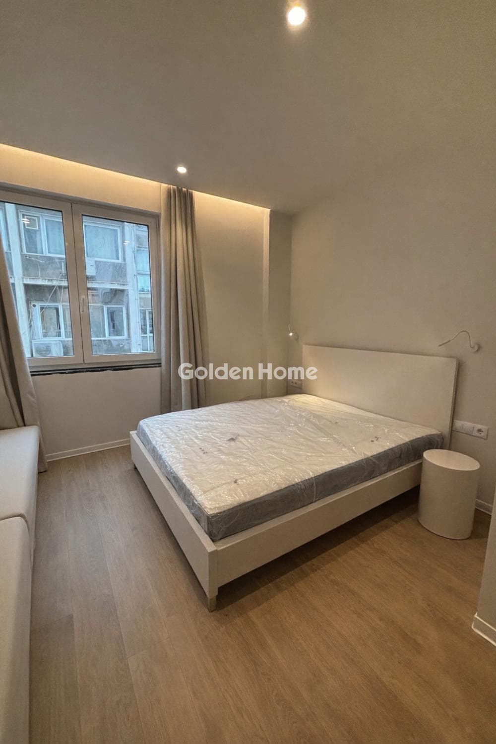 Apartment in Platia Kanigos, Exarchia - Neapoli — Photo 2 of 6