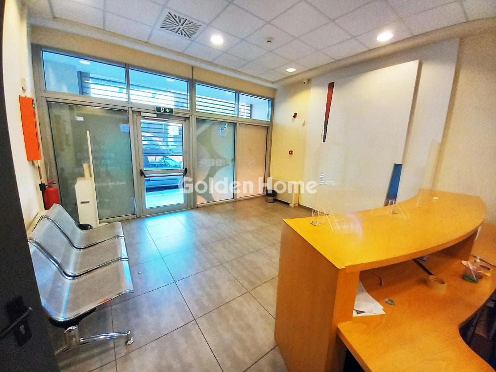 Retail Store in Center, Nikaia — Photo 4 of 48