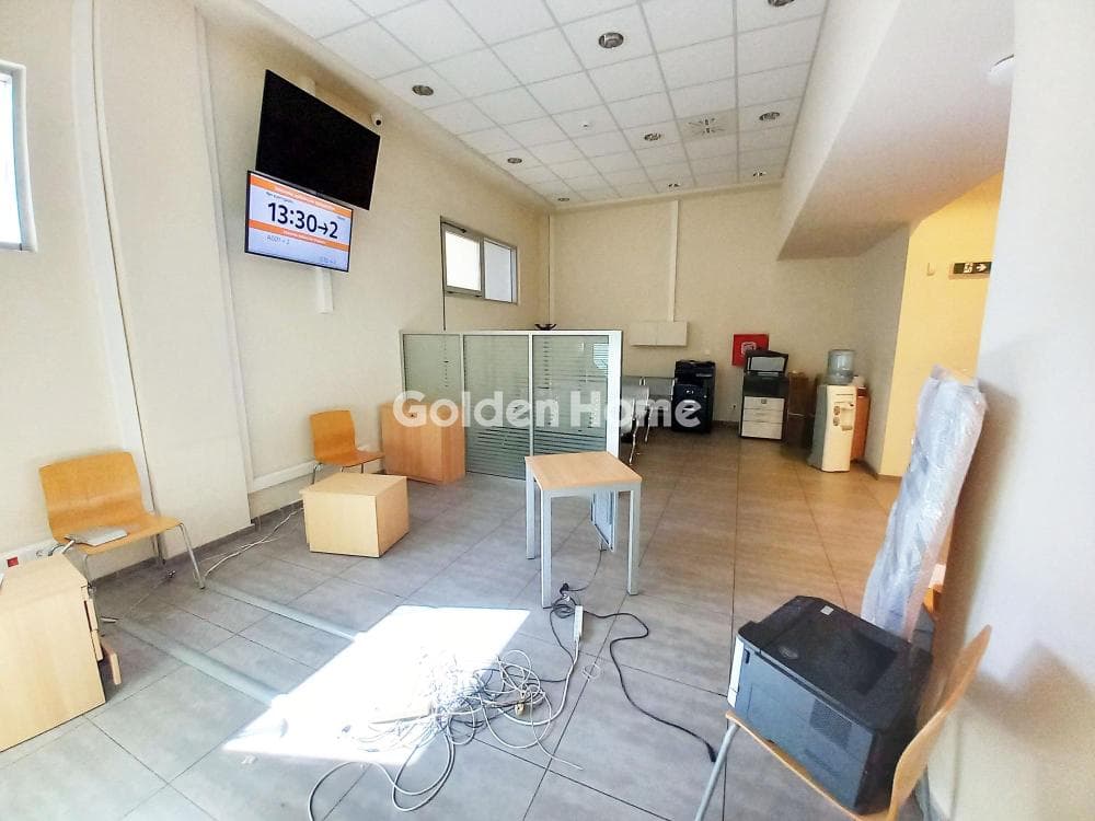 Retail Store in Center, Nikaia — Photo 9 of 48