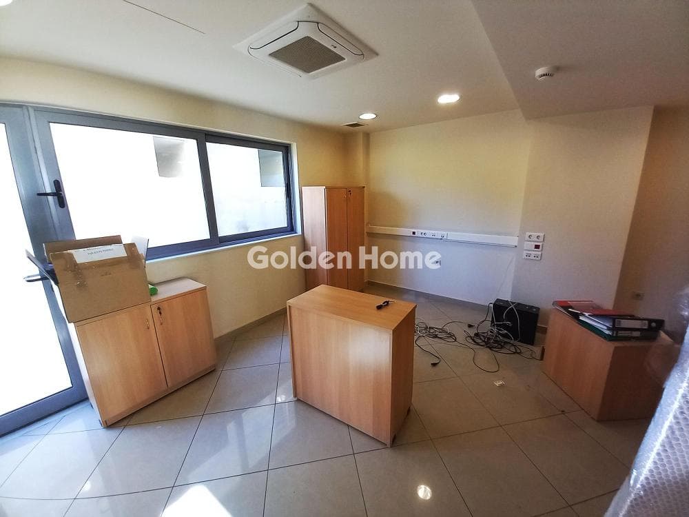 Retail Store in Center, Nikaia — Photo 26 of 48