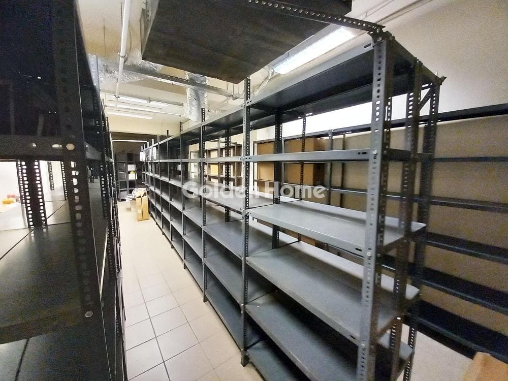Retail Store in Center, Nikaia — Photo 46 of 48