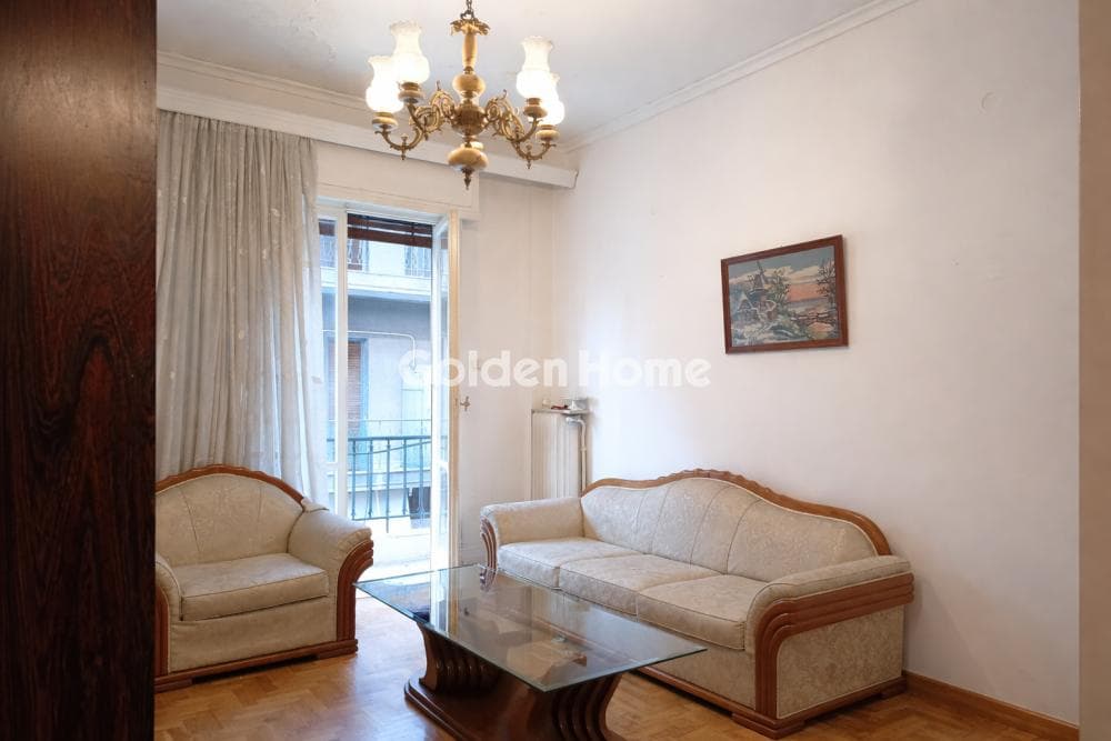 Apartment in Osios Loukas, Patisia — Photo 1 of 17