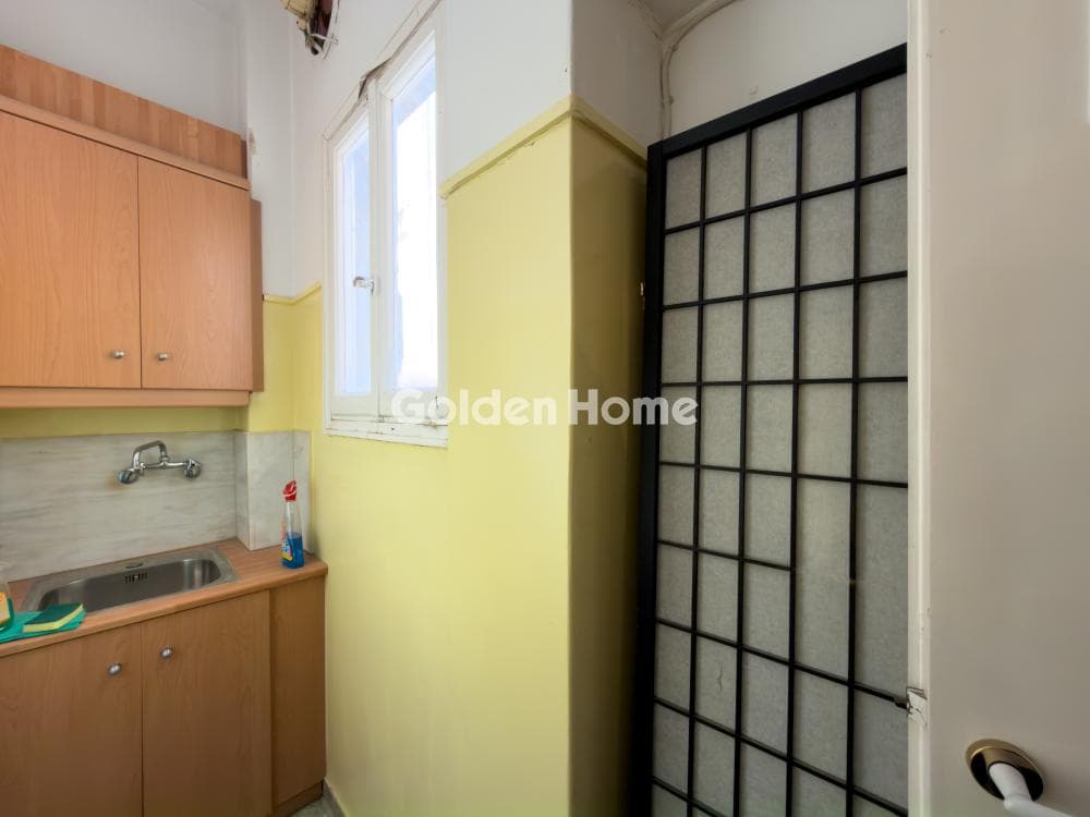 Apartment in Platia Kanigos, Exarchia - Neapoli — Photo 5 of 12