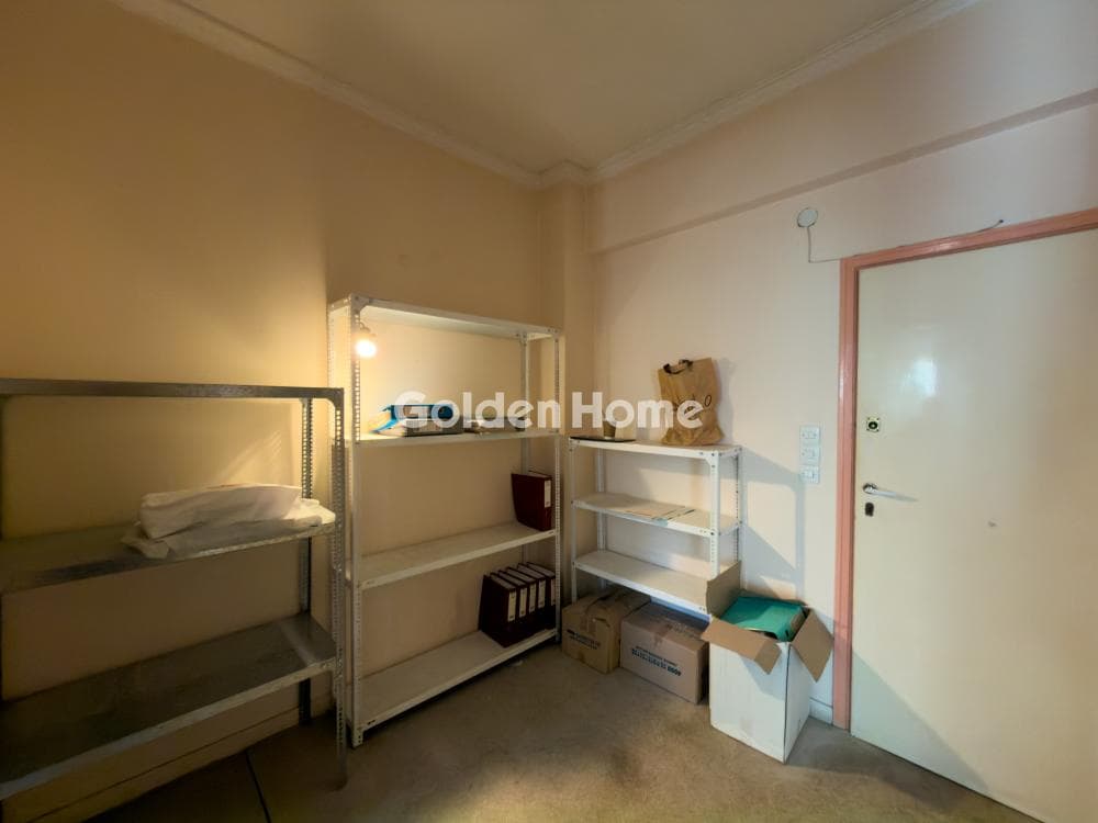 Apartment in Platia Kanigos, Exarchia - Neapoli — Photo 11 of 12