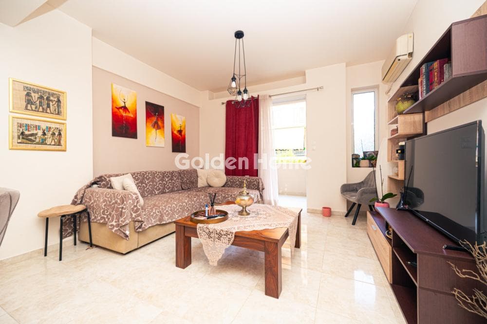 Apartment in Platia Papadiamanti, Ano Patisia — Photo 2 of 22