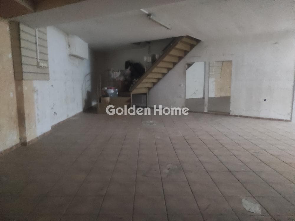 Warehouse in Center, Agios Stefanos — Photo 1 of 6