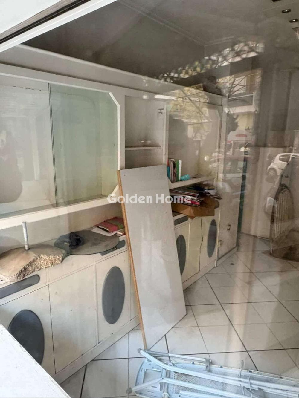Retail Store in Lofos Sikelias, Neos Kosmos — Photo 5 of 6
