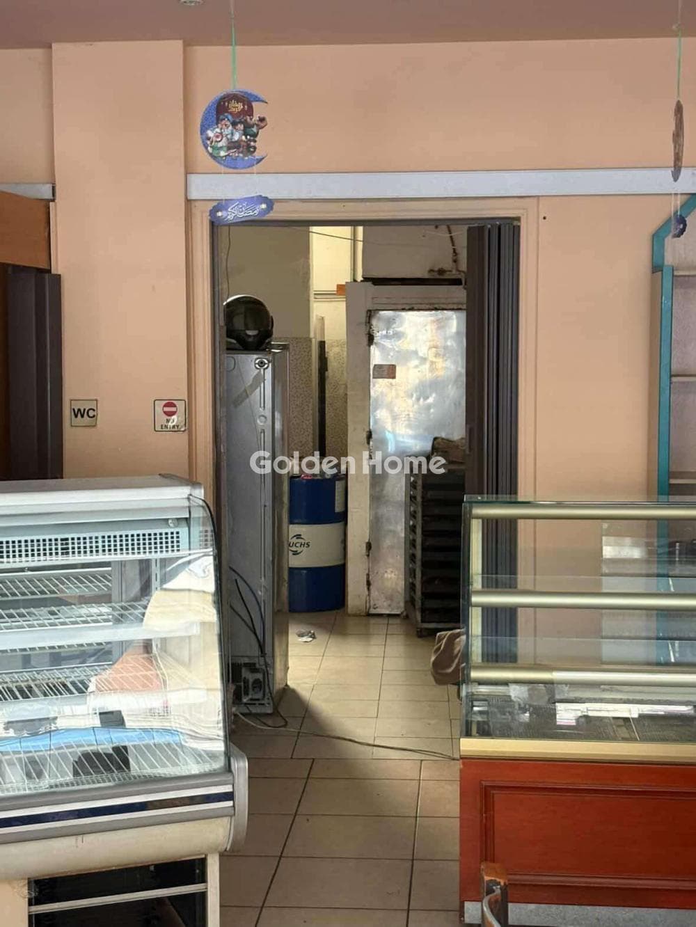 Retail Store in Lofos Sikelias, Neos Kosmos — Photo 4 of 6