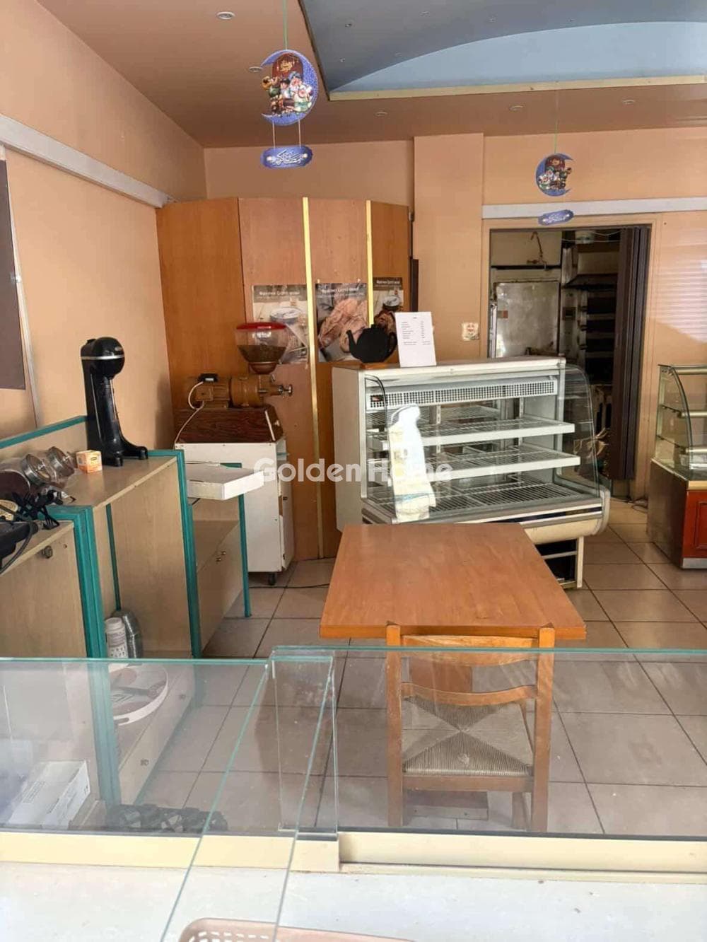 Retail Store in Lofos Sikelias, Neos Kosmos — Photo 3 of 6