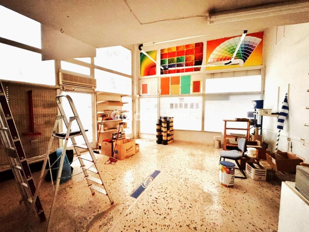 Κατάστημα στην Αγία Φωτεινή Υμηττού, Υμηττός — Φωτογραφία 1 από 15