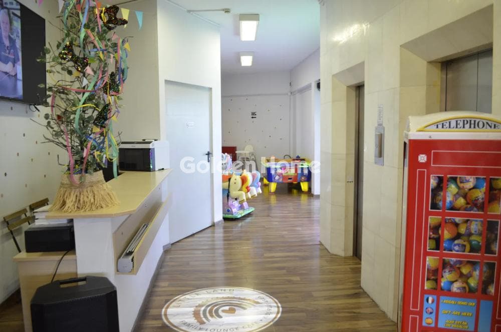Retail Store in Nekrotafeia, Nea Smyrni — Photo 4 of 7