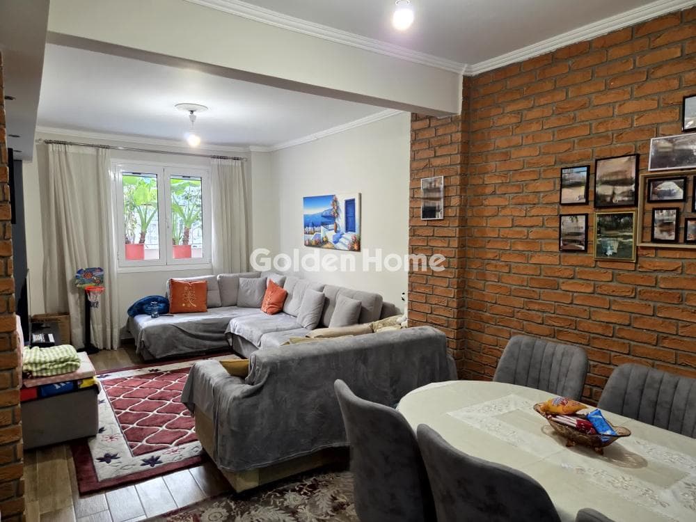 Apartment in Osios Loukas, Patisia — Photo 1 of 12