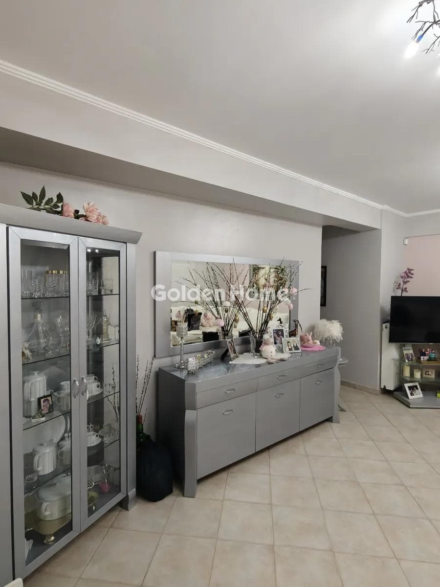 Apartment in Tourkovounia, Keratsini — Photo 3 of 25