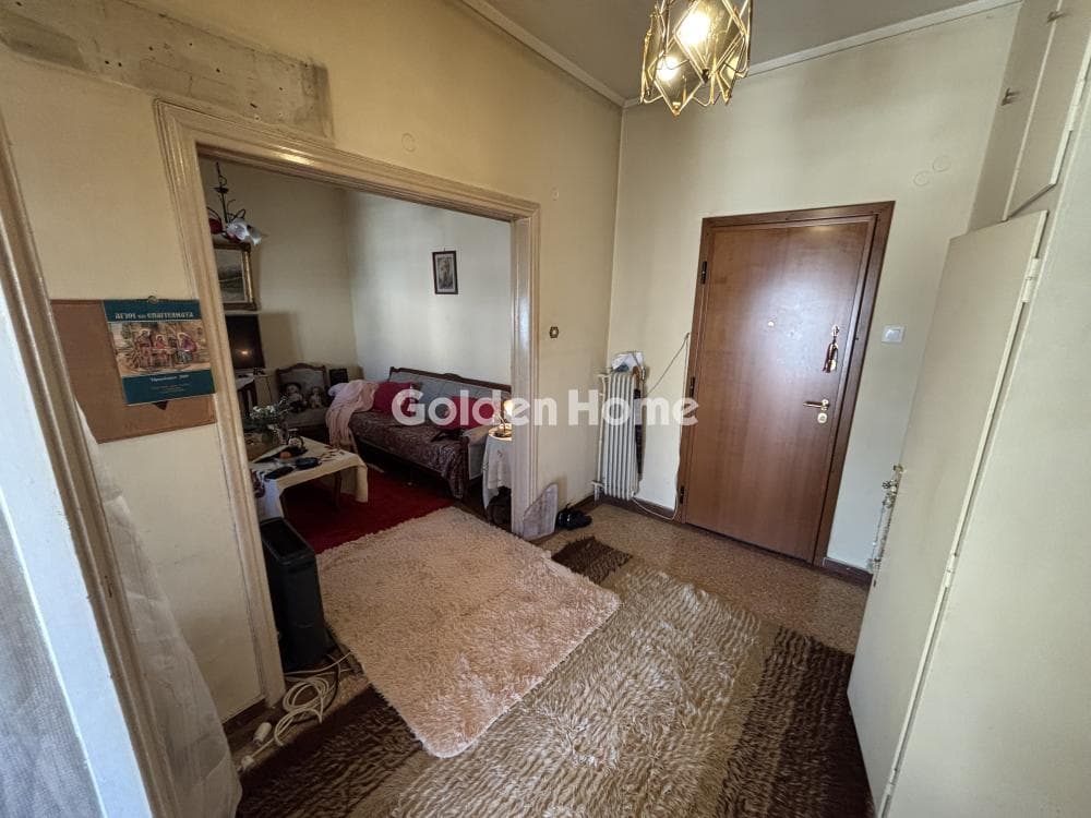 Apartment in Osios Loukas, Patisia — Photo 1 of 31