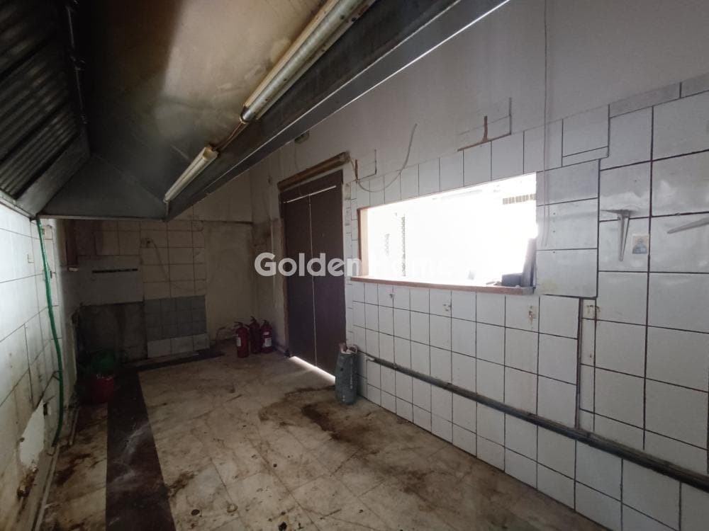 Retail Store in Paradeisos, Marousi — Photo 6 of 12
