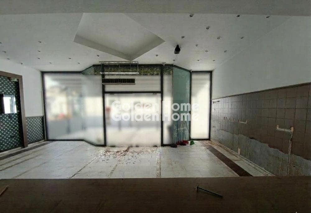 Retail Store in Paradeisos, Marousi — Photo 4 of 12
