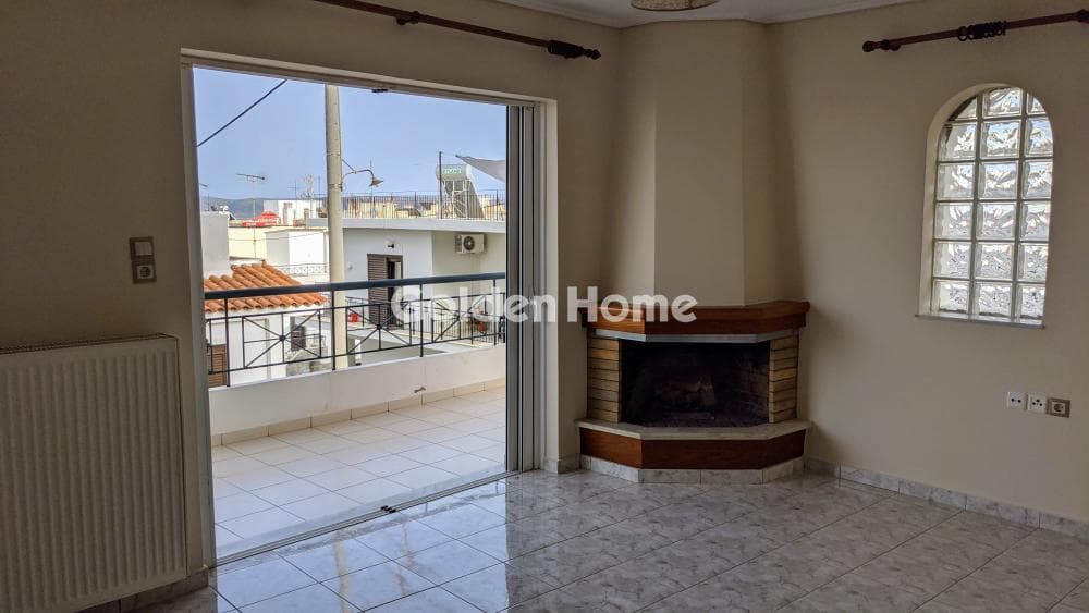 Apartment in Center, Lavrio — Photo 1 of 10