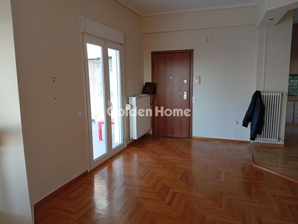 Apartment in Plateia Ymittou, Imittos — Photo 1 of 11